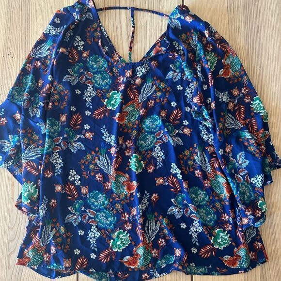 Moa moa flowy peasant blouse w/ bell sleeves t detail on back blue floral -2X - Picture 2 of 4